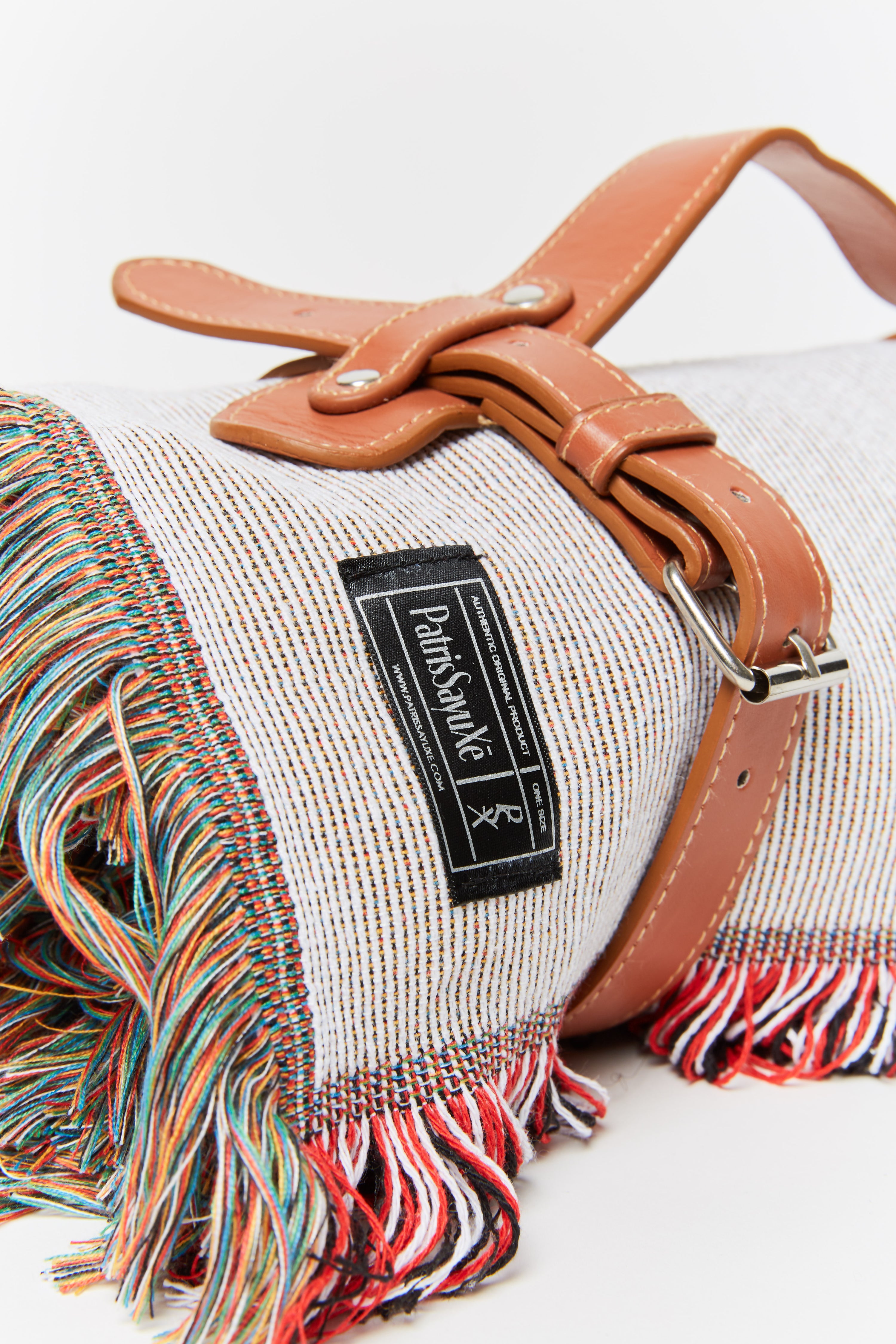Italia’s Eco Capri Picnic & Home Throw