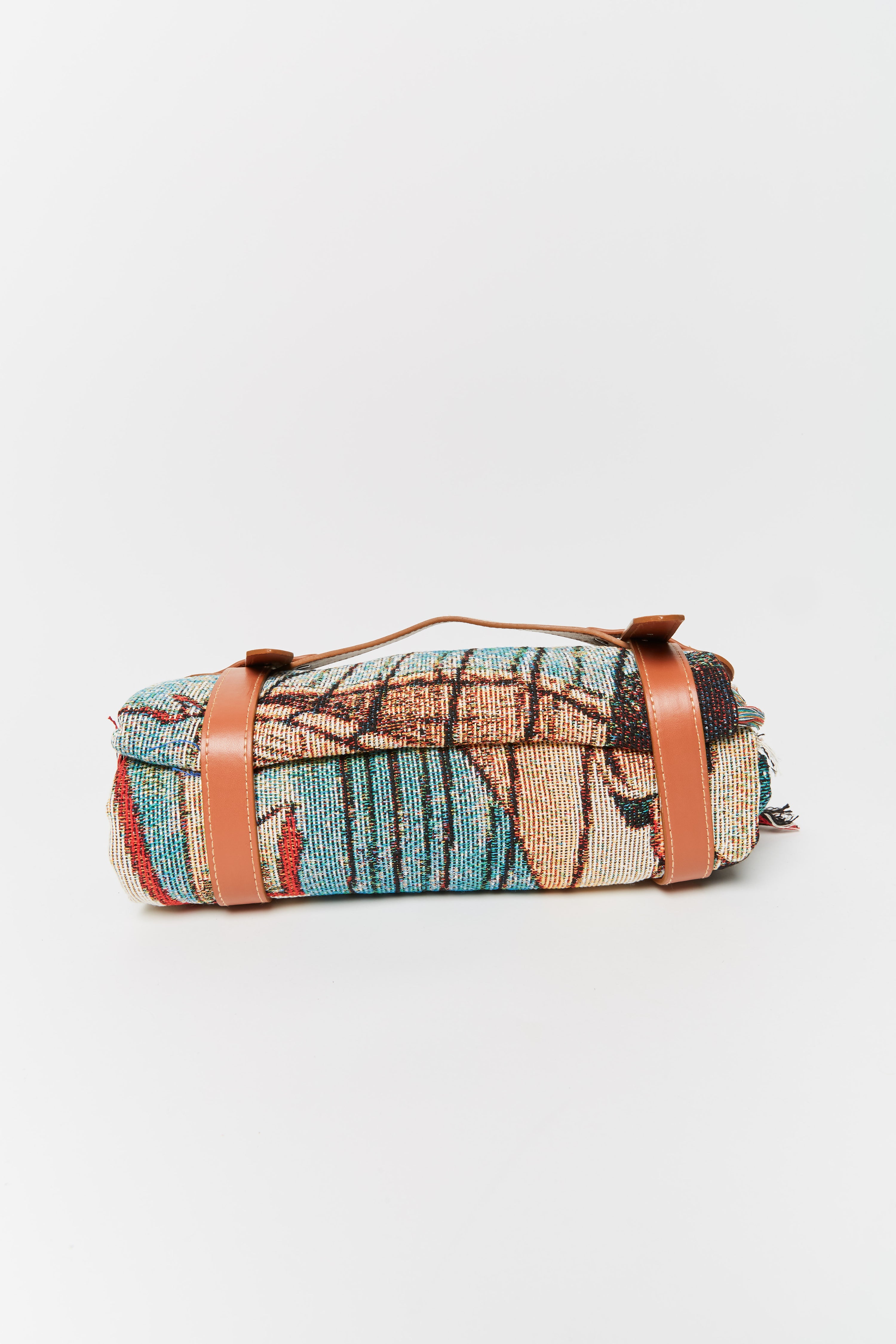 Italia’s Eco Capri Picnic & Home Throw